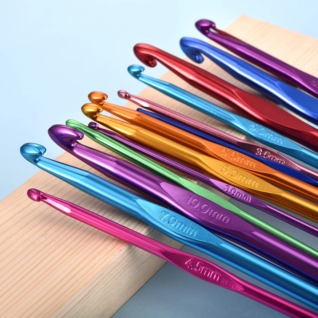 Metallic Crochet Hooks 2mm–10mm  Random Color